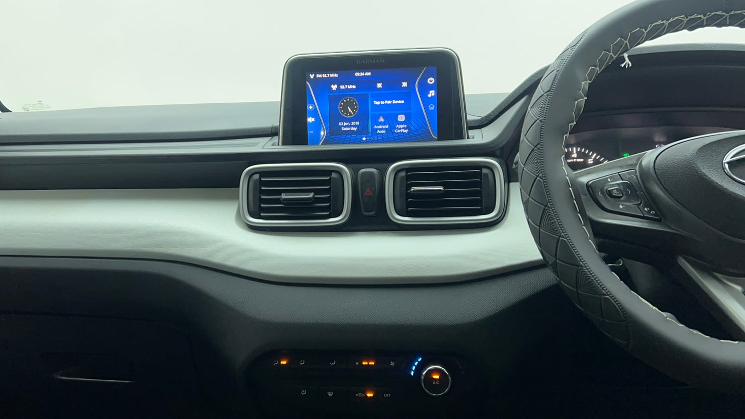 Used 2023 Tata Punch Accomplished Dazzle Pack AMT Petrol Automatic top_features Integrated (in-dash) music system