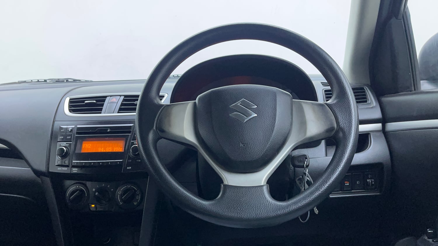 Used 2015 Maruti Suzuki Swift VDi Diesel Manual interior STEERING VIEW