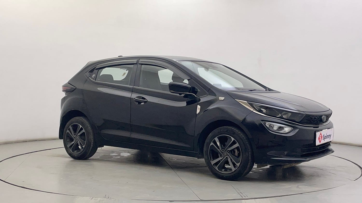 Used 2024 Tata Altroz XZA Plus (S) Dark Edition Petrol Automatic exterior RIGHT FRONT CORNER VIEW