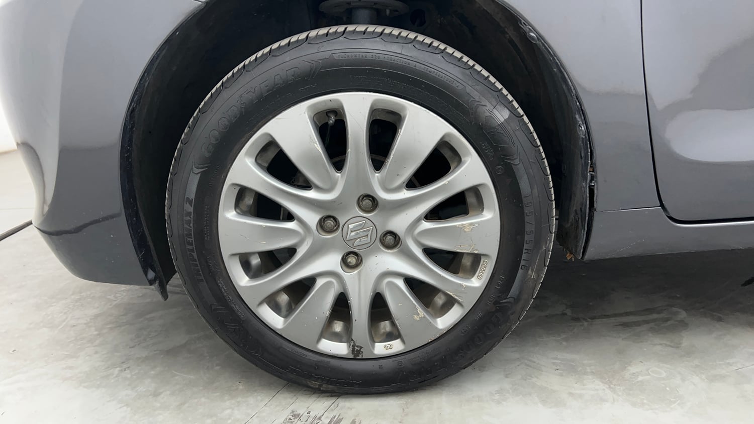 Used 2017 Maruti Suzuki Baleno Alpha 1.2 Petrol Manual tyres LEFT FRONT TYRE RIM VIEW