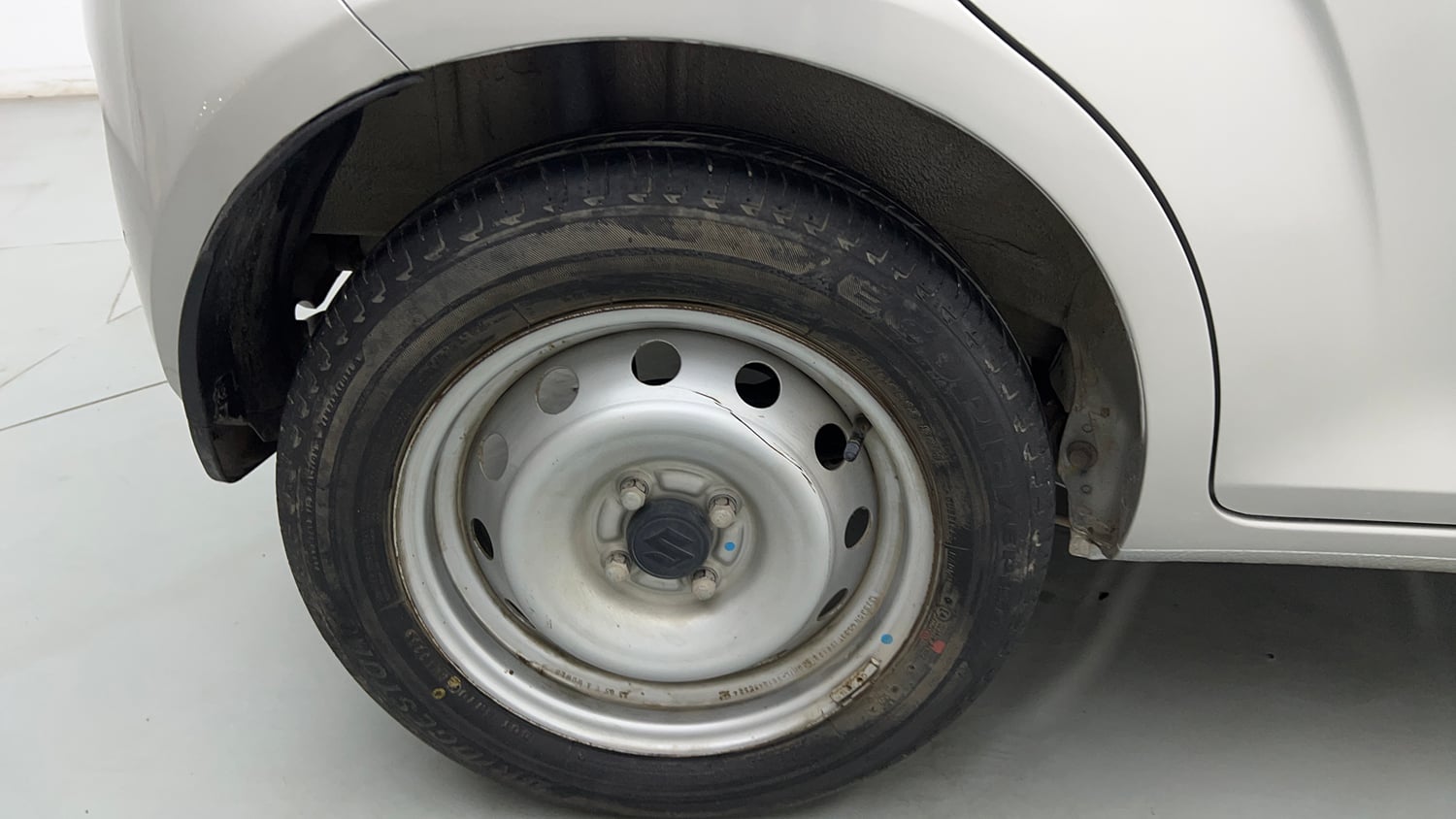 Used 2023 Maruti Suzuki Ignis Sigma 1.2 MT Petrol Manual tyres RIGHT REAR TYRE RIM VIEW