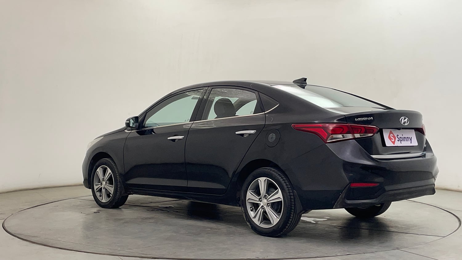 Used 2019 Hyundai Verna SX 1.6 VTVT Petrol Manual exterior LEFT REAR CORNER VIEW