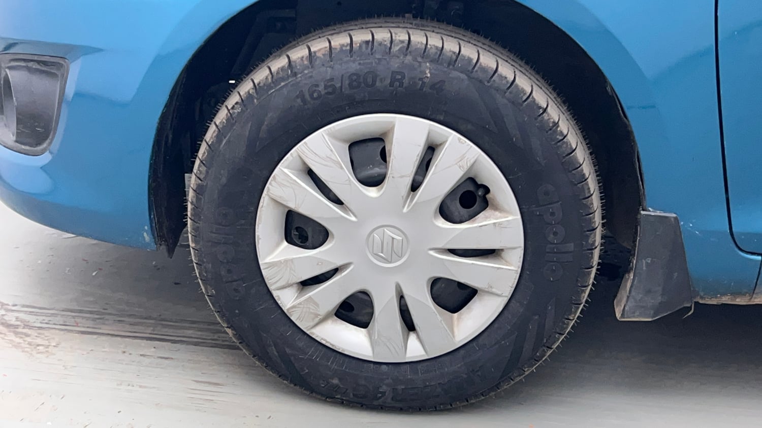 Used 2013 Maruti Suzuki Swift Dzire VXI Petrol Manual tyres LEFT FRONT TYRE RIM VIEW