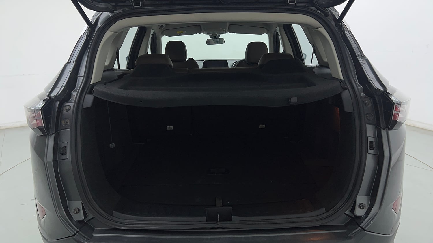 Used 2021 Tata Harrier XZ Diesel Manual interior DICKY INSIDE VIEW