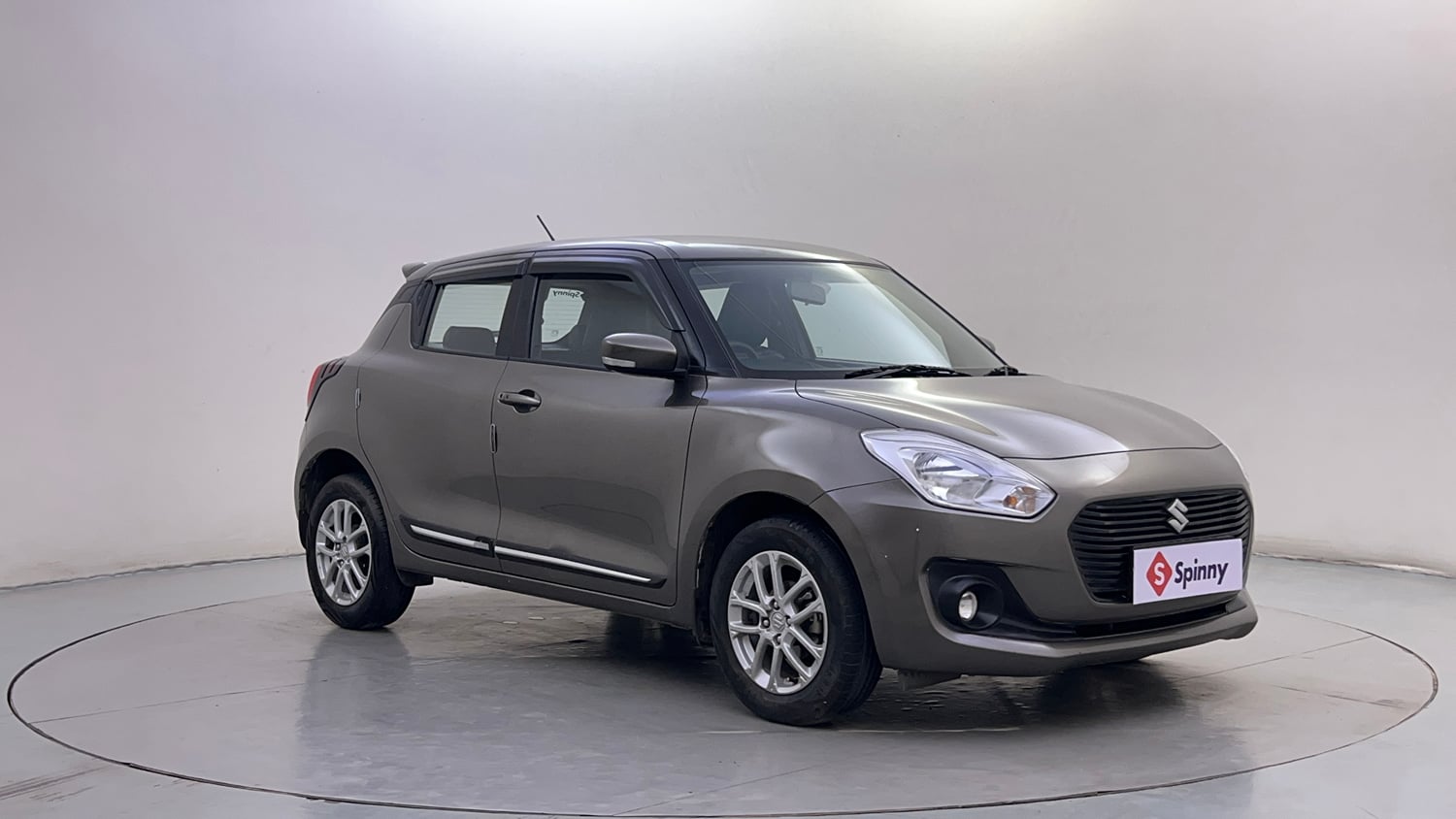 Used 2020 Maruti Suzuki Swift ZXi AMT Petrol Automatic exterior RIGHT FRONT CORNER VIEW