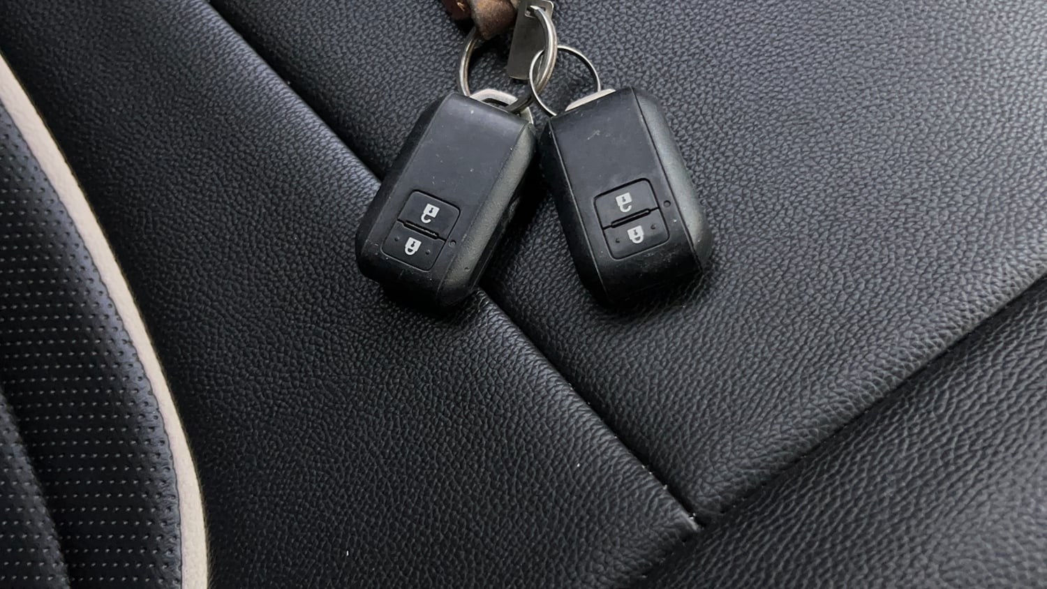Used 2018 Maruti Suzuki Swift ZXi AMT Petrol Automatic extra CAR KEY VIEW