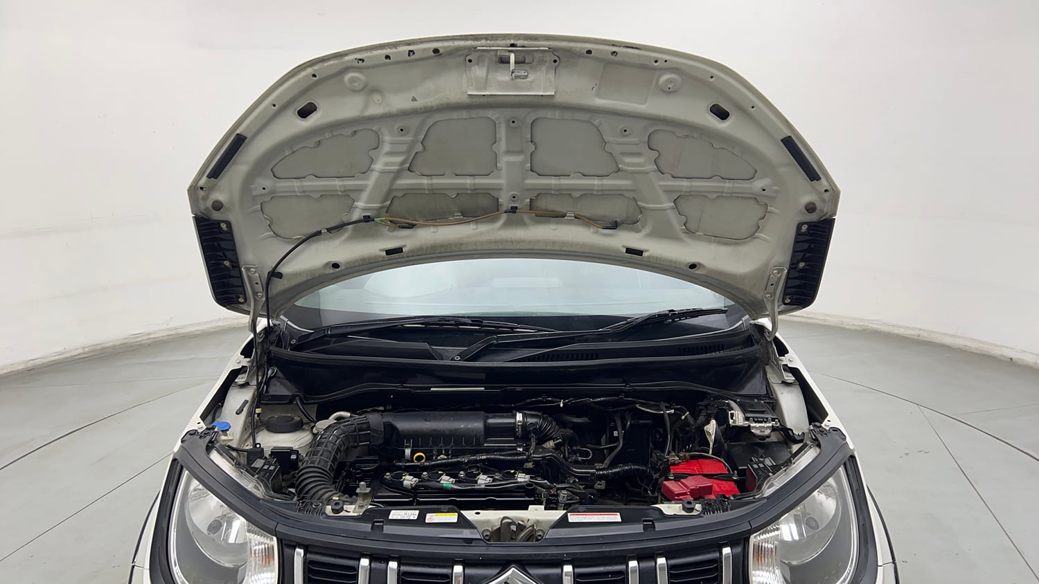 Used 2022 Maruti Suzuki Ignis Delta 1.2 MT Petrol Manual engine ENGINE & BONNET OPEN FRONT VIEW