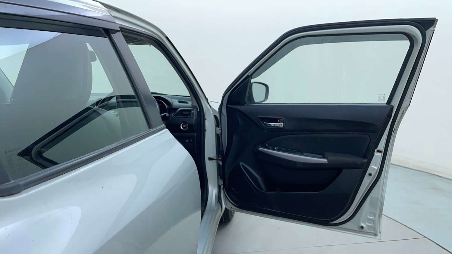 Used 2023 Maruti Suzuki Swift ZXi Petrol Manual interior RIGHT FRONT DOOR OPEN VIEW