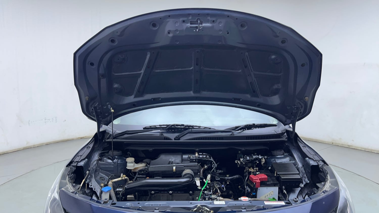 Used 2022 Maruti Suzuki Baleno Delta MT Petrol Manual engine ENGINE & BONNET OPEN FRONT VIEW