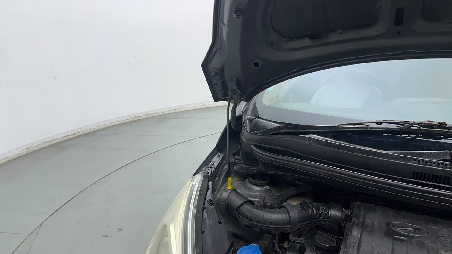 Used 2018 Hyundai Grand i10 Sportz 1.2 Kappa VTVT Petrol Manual engine ENGINE RIGHT SIDE HINGE & APRON VIEW