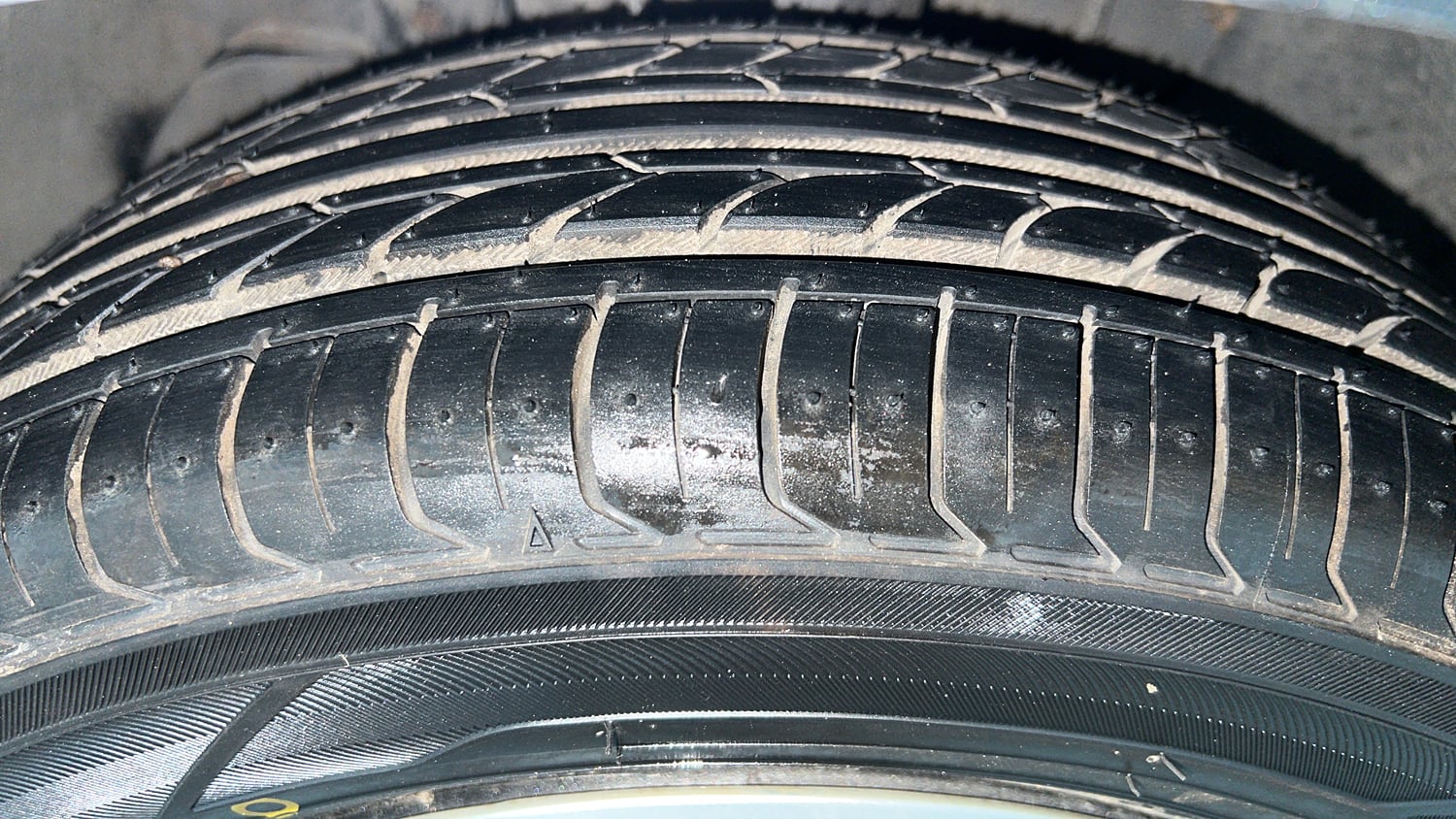 Used 2020 Tata Tiago XT Petrol Manual tyres LEFT FRONT TYRE TREAD VIEW