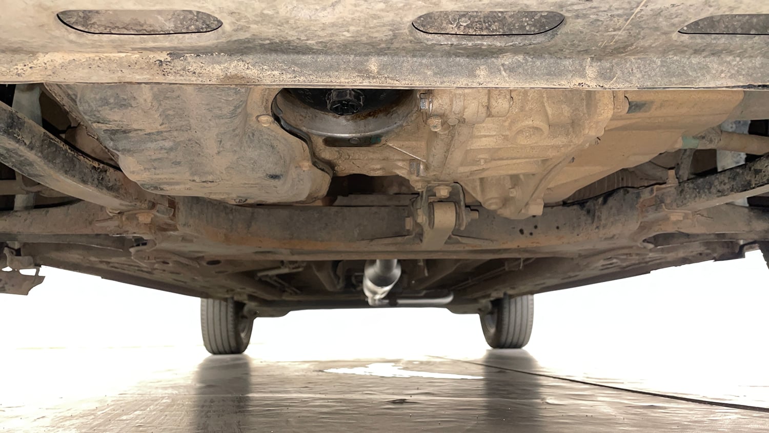 Used 2022 Nissan Magnite XV Turbo Petrol Manual extra FRONT LEFT UNDERBODY VIEW