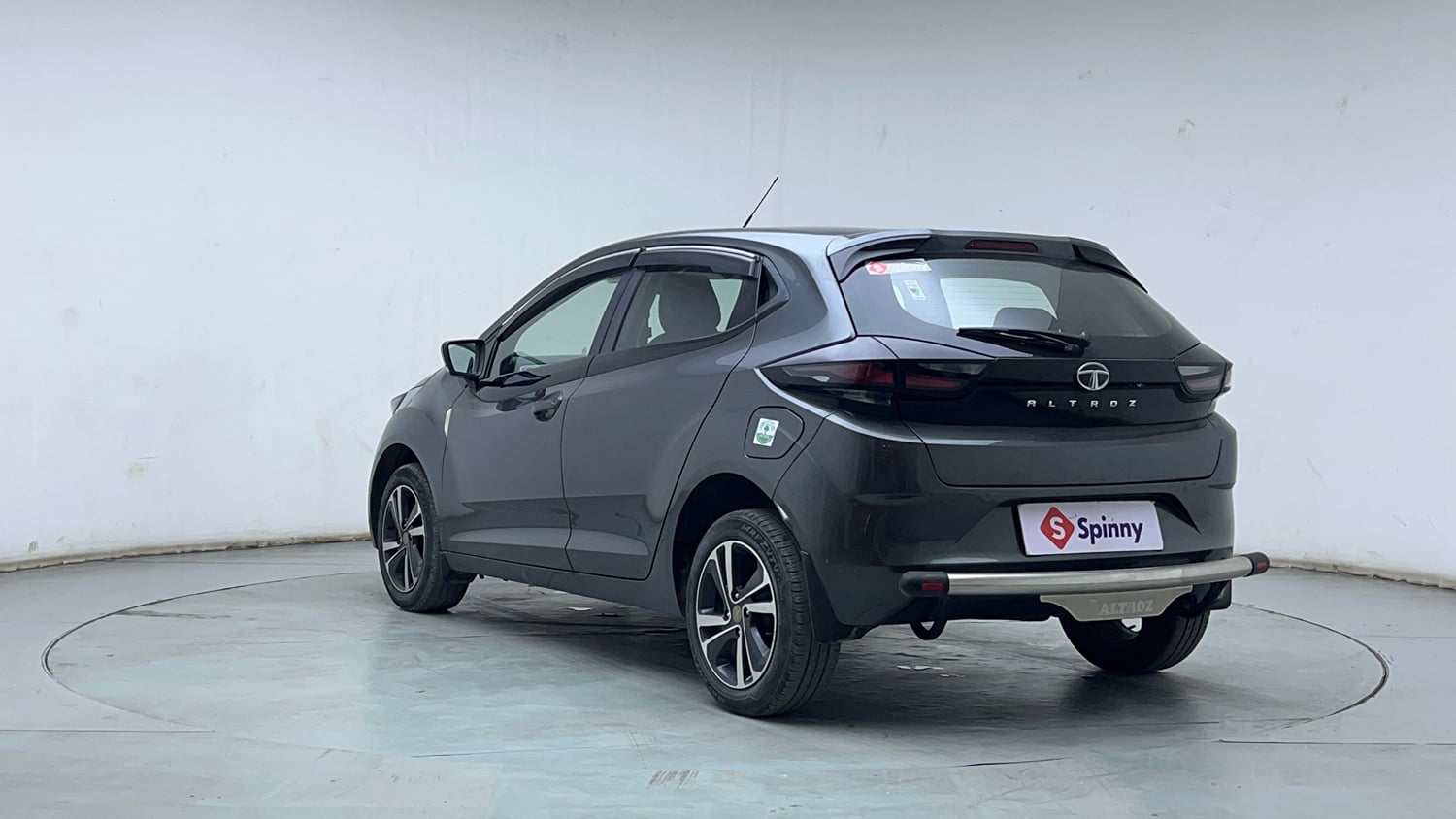 Used 2023 Tata Altroz XZ Petrol Petrol Manual exterior LEFT REAR CORNER VIEW