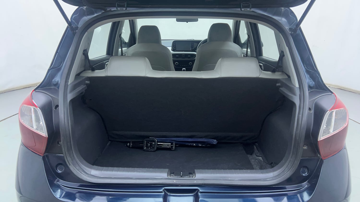 Used 2020 Hyundai Grand i10 Nios Sportz AMT 1.2 Kappa VTVT Petrol Automatic interior DICKY INSIDE VIEW