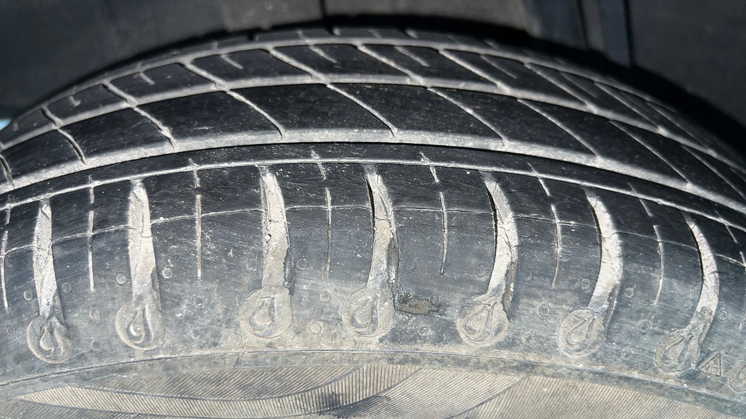Used 2021 Renault Kwid Neotech RXL Petrol Manual tyres RIGHT REAR TYRE TREAD VIEW