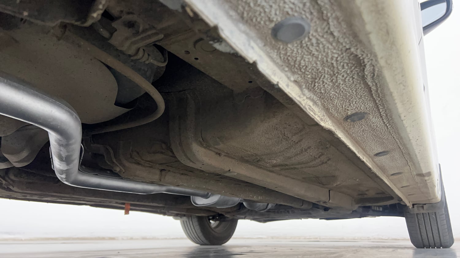 Used 2014 Hyundai Verna Fluidic 1.6 VTVT SX Petrol Manual extra REAR RIGHT UNDERBODY VIEW