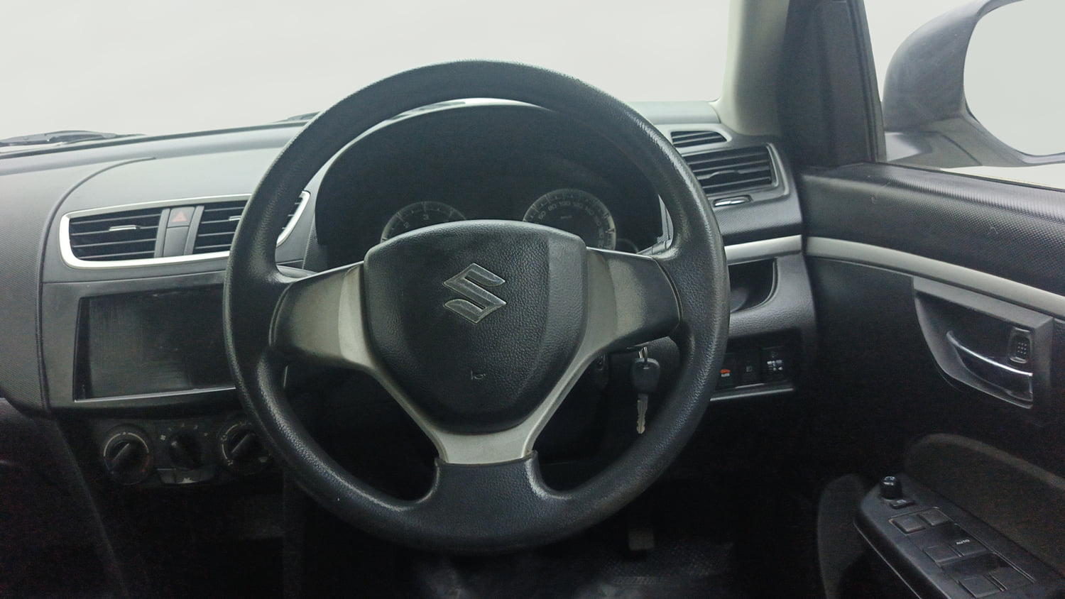 Used 2015 Maruti Suzuki Swift VDi Diesel Manual interior STEERING VIEW