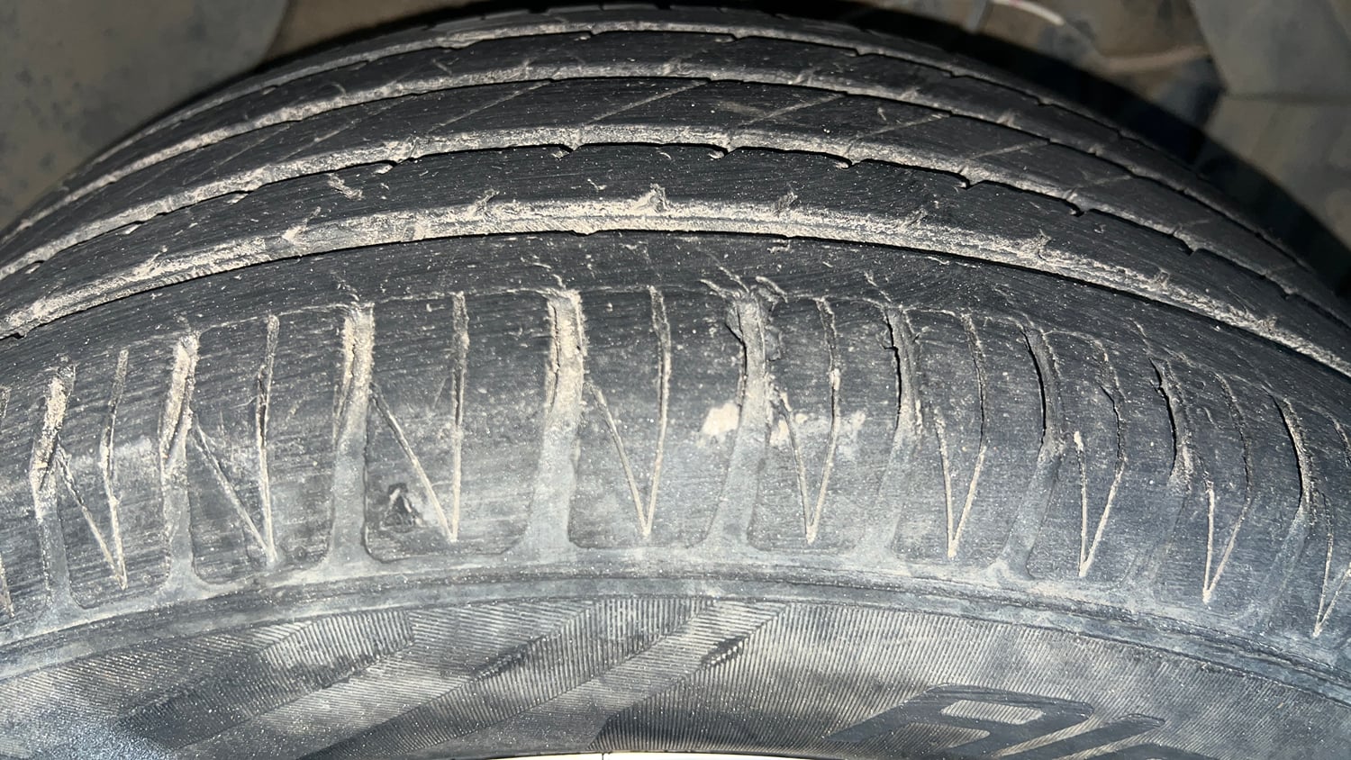 Used 2022 Toyota Urban Cruiser Premium Grade AT Petrol Automatic tyres RIGHT FRONT TYRE TREAD VIEW