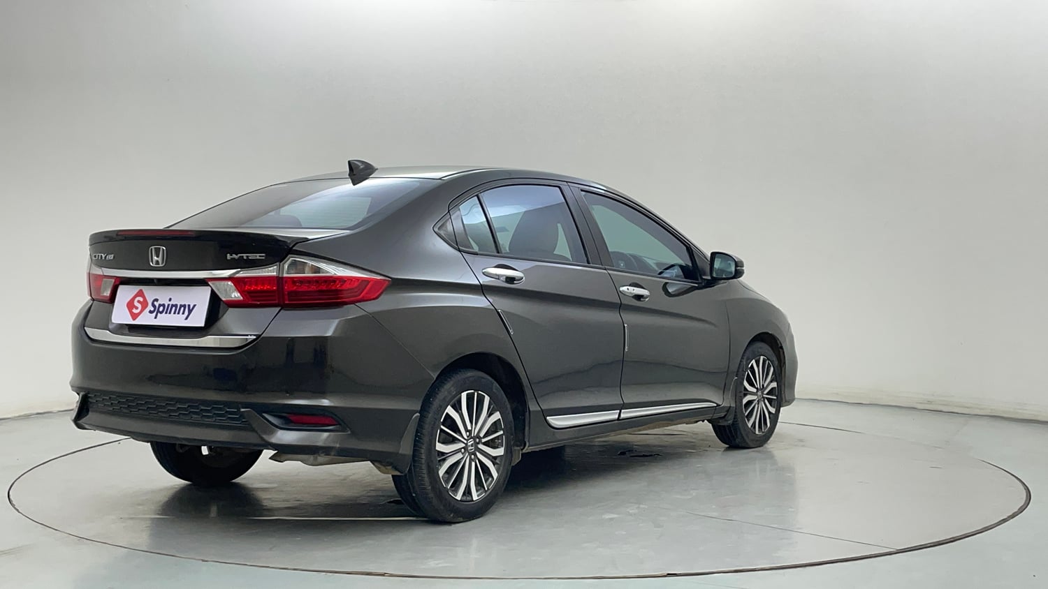 Used 2018 Honda City ZX CVT Petrol Petrol Automatic exterior RIGHT REAR CORNER VIEW