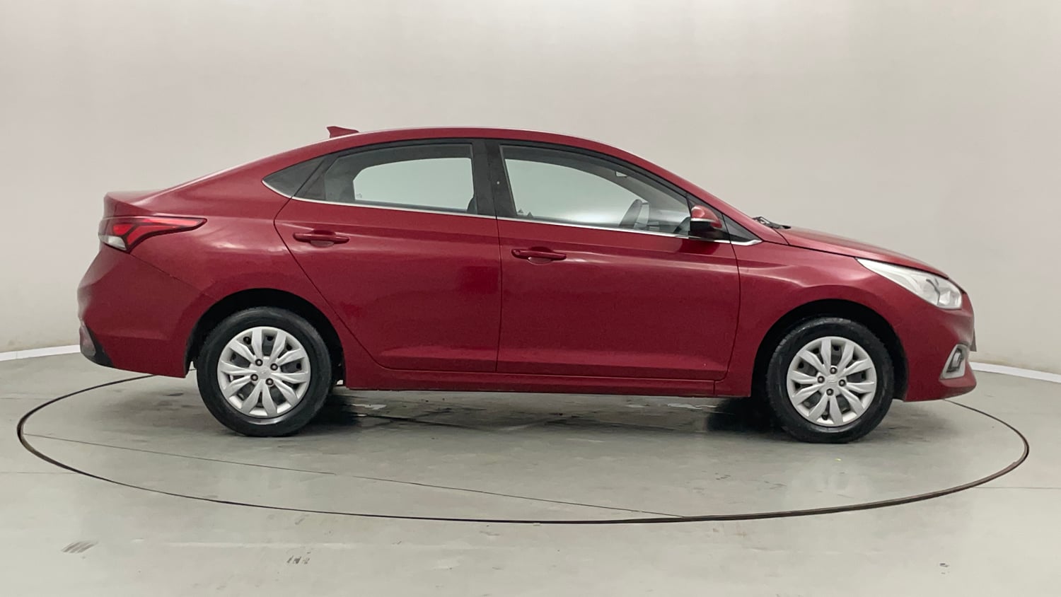 Used 2018 Hyundai Verna EX 1.4 VTVT Petrol Manual exterior RIGHT SIDE VIEW