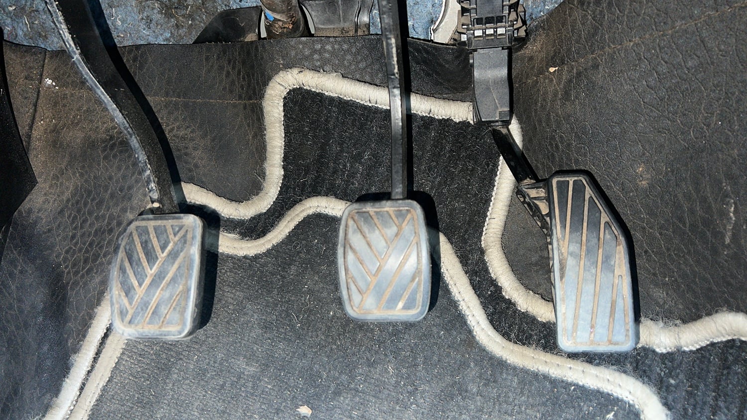 Used 2022 Maruti Suzuki Swift VXi Petrol Manual interior PEDALS VIEW