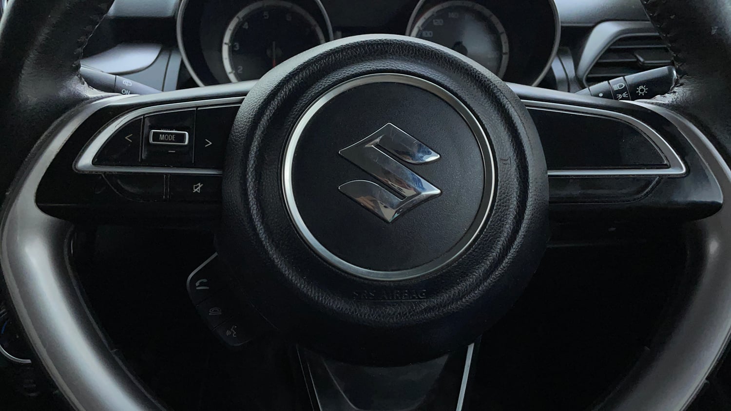 Used 2023 Maruti Suzuki Swift ZXi Petrol Manual top_features Airbags