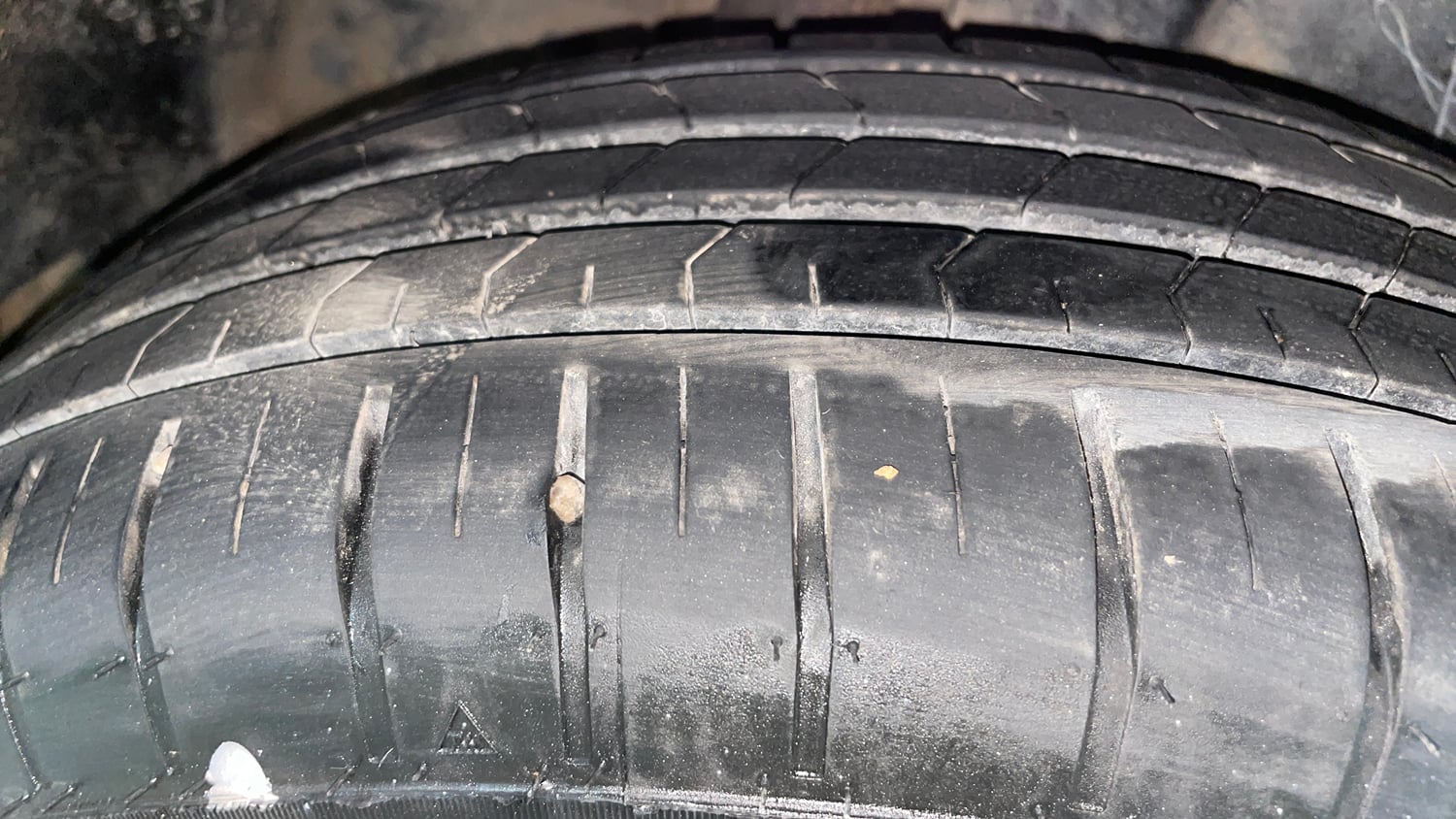 Used 2015 Maruti Suzuki Ertiga ZXi Petrol Manual tyres RIGHT REAR TYRE TREAD VIEW