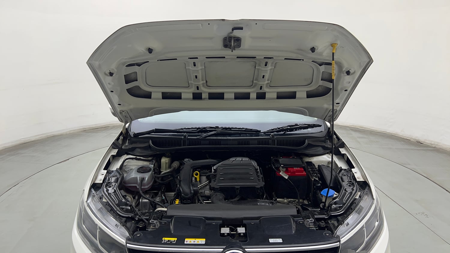 Used 2022 Volkswagen Virtus Highline 1.0 TSI AT Petrol Automatic engine ENGINE & BONNET OPEN FRONT VIEW