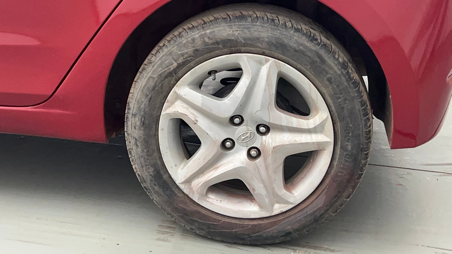 Used 2017 Hyundai Elite i20 Asta 1.2 Petrol Manual tyres LEFT REAR TYRE RIM VIEW