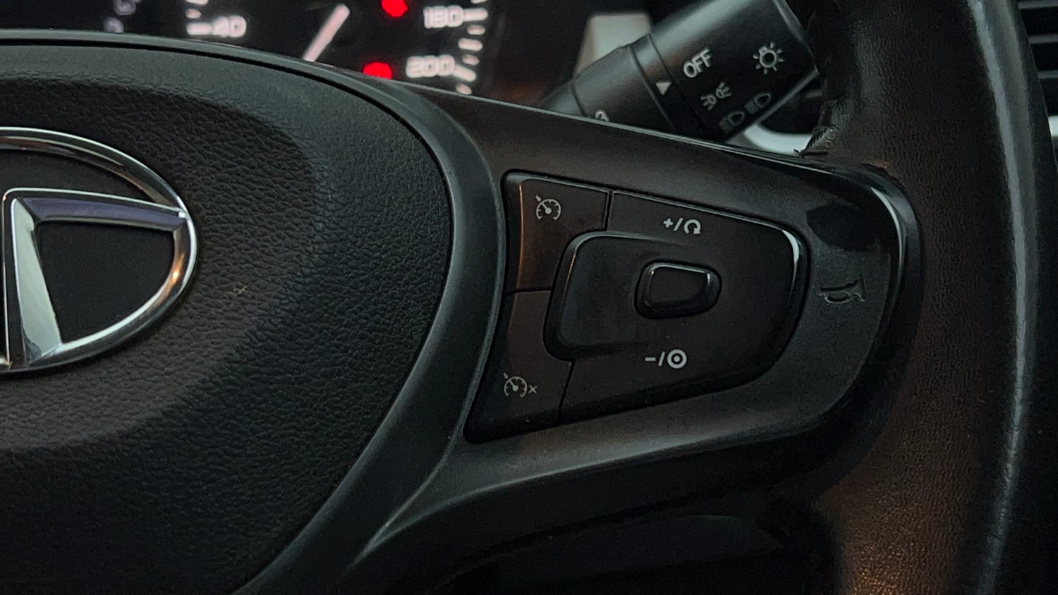 Used 2022 Tata Punch Accomplished MT Petrol Manual top_features Cruise control