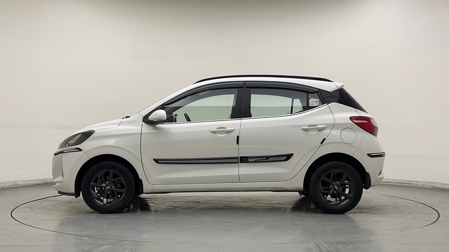 Used 2022 Hyundai Grand i10 Nios Sportz 1.2 Kappa VTVT Petrol Manual exterior LEFT SIDE VIEW