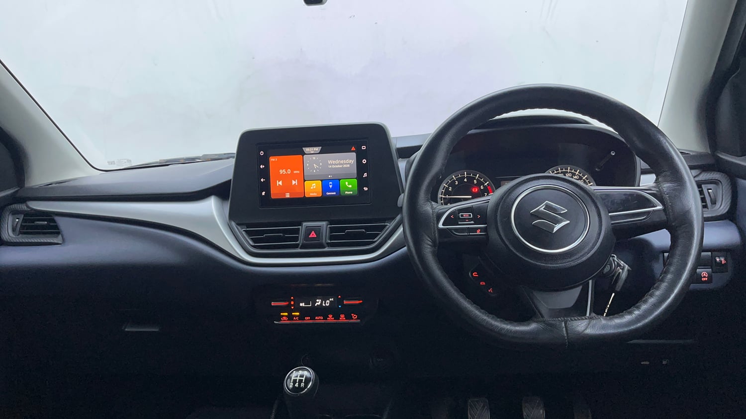 Used 2022 Maruti Suzuki Baleno Delta MT Petrol Manual interior DASHBOARD VIEW