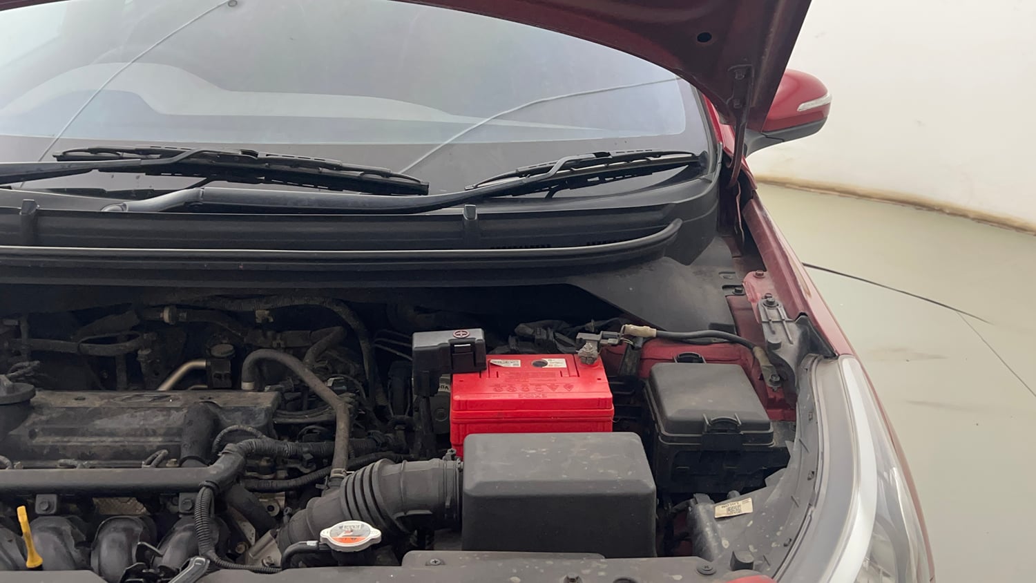 Used 2017 Hyundai Elite i20 Asta 1.2 Petrol Manual engine ENGINE LEFT SIDE HINGE & APRON VIEW