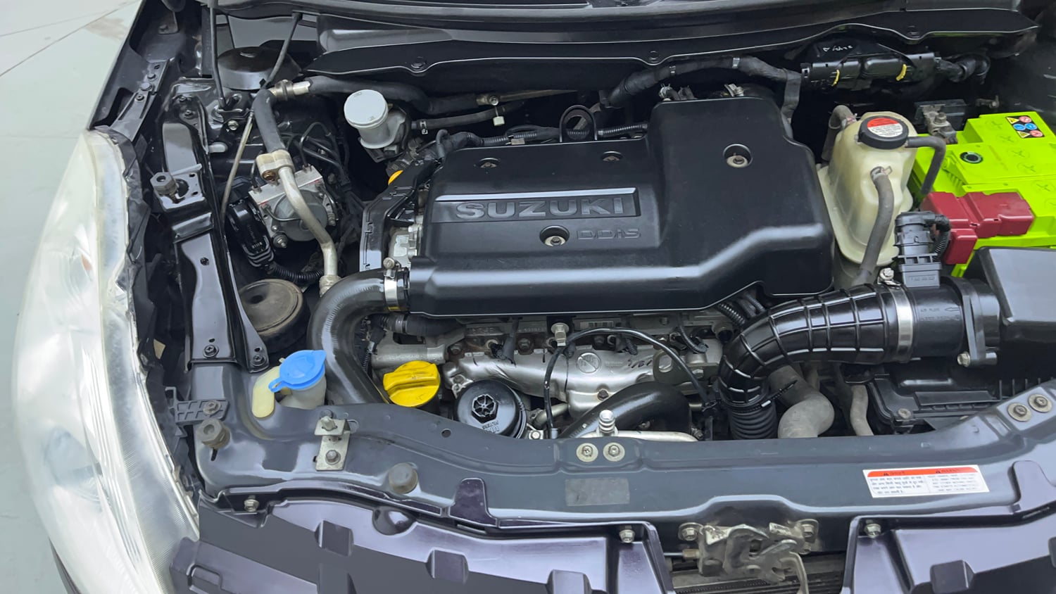 Used 2015 Maruti Suzuki Swift VDi Diesel Manual engine ENGINE RIGHT SIDE VIEW