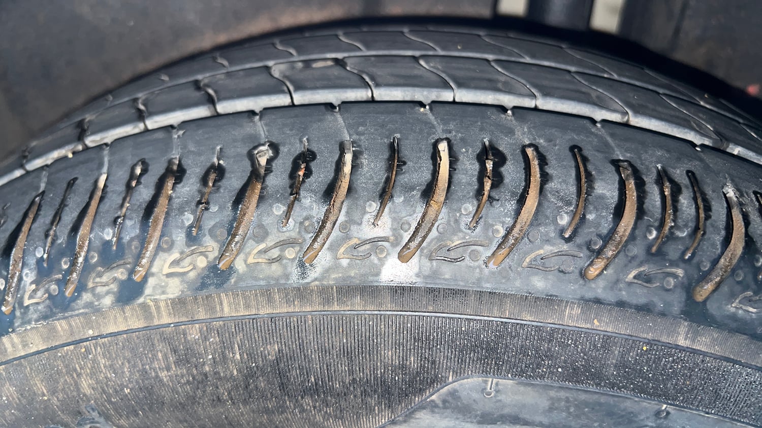 Used 2018 Maruti Suzuki Ertiga VXI CNG (Outside Fitted) Cng Manual tyres LEFT REAR TYRE TREAD VIEW