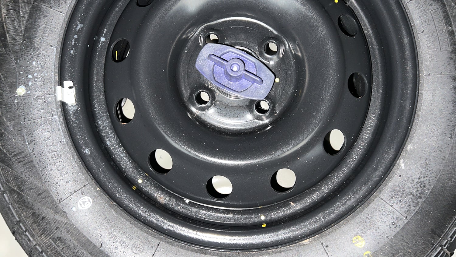 Used 2022 Maruti Suzuki Swift VXi Petrol Manual tyres SPARE TYRE VIEW
