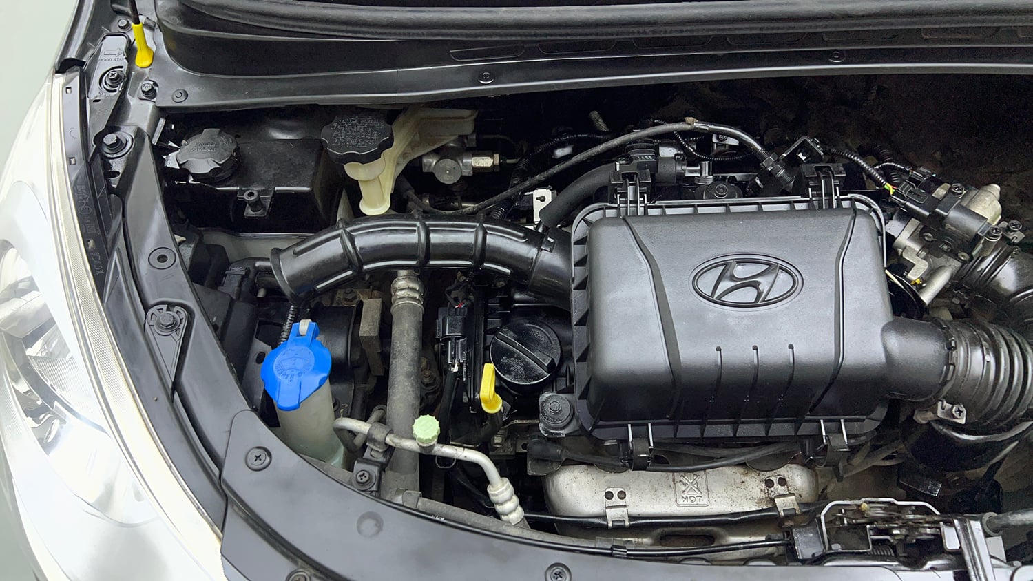 Used 2014 Hyundai i10 Magna 1.1 iRDE2 Petrol Manual engine ENGINE RIGHT SIDE VIEW