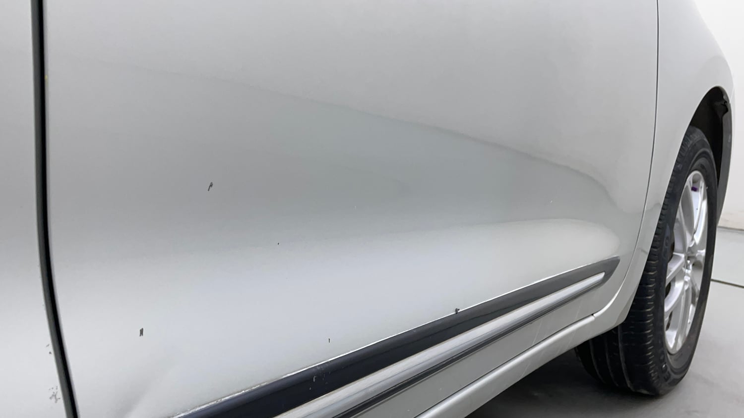 Used 2023 Maruti Suzuki Swift ZXi Petrol Manual dents MINOR DENT