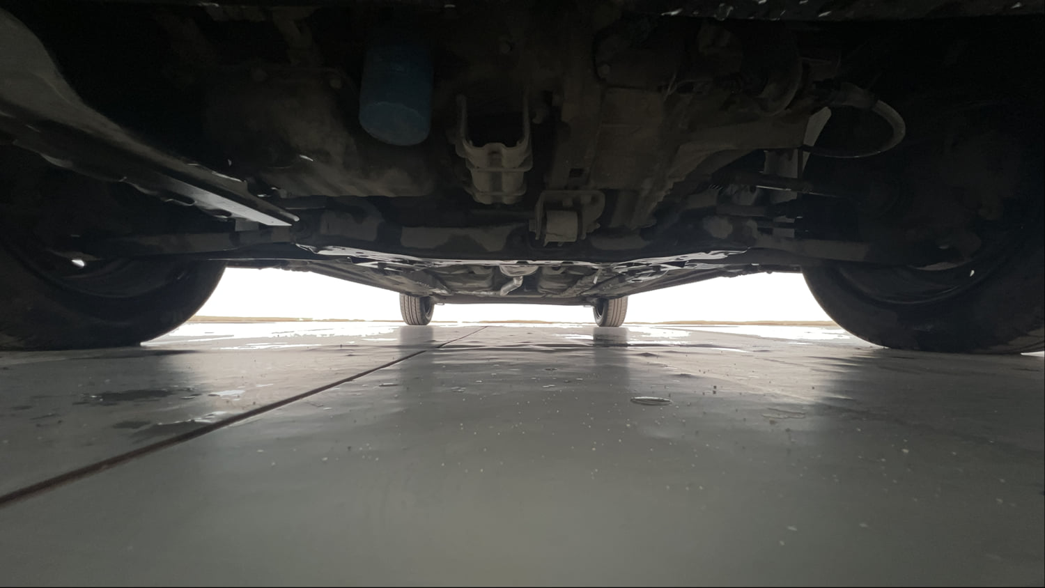 Used 2015 Hyundai Xcent Base 1.2 Petrol Manual extra FRONT LEFT UNDERBODY VIEW