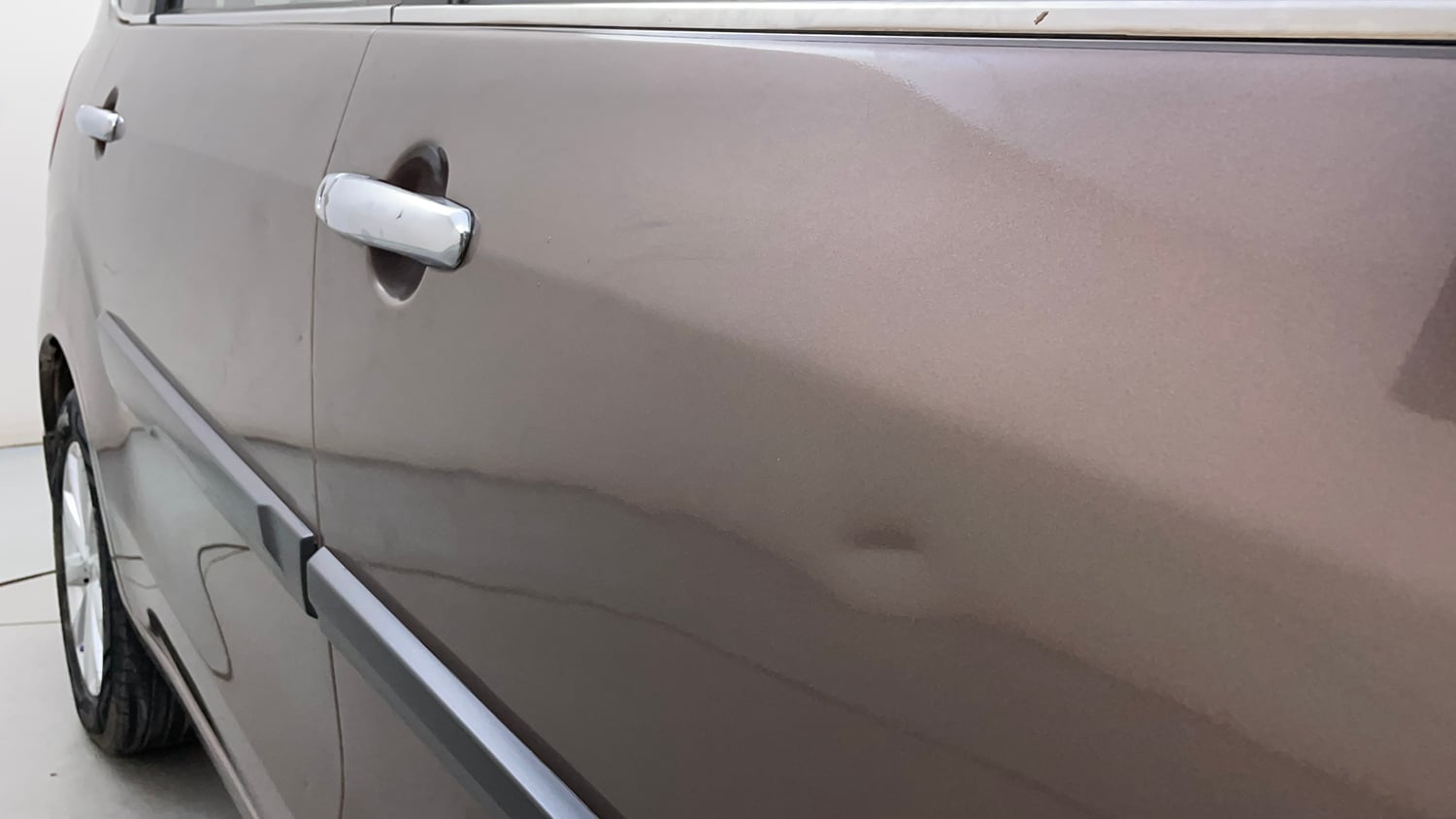 Used 2015 Maruti Suzuki Ertiga ZXi Petrol Manual dents MINOR SCRATCH