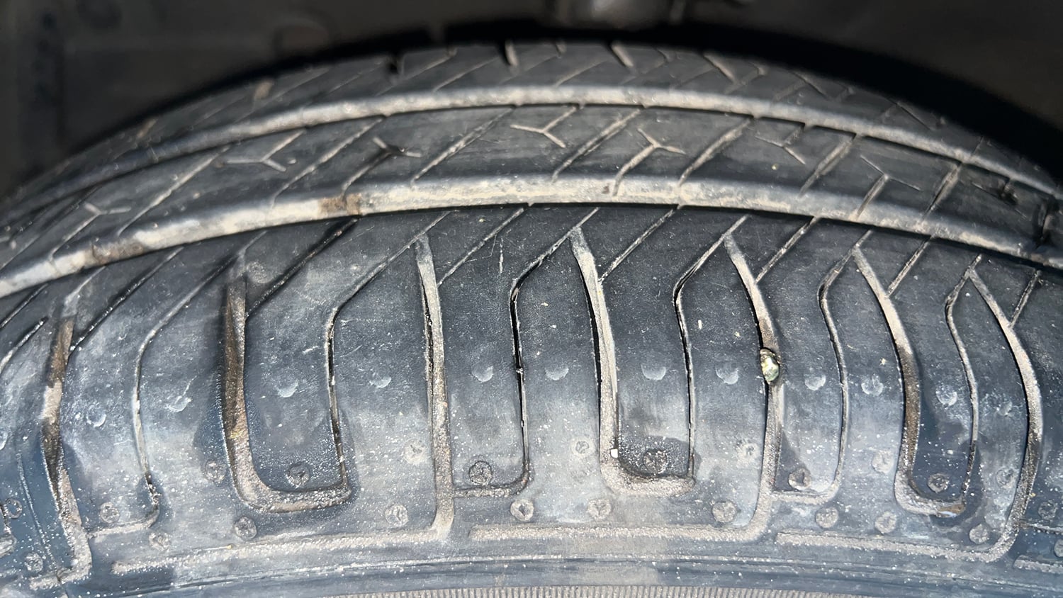 Used 2015 Maruti Suzuki Swift Dzire VXI Petrol Manual tyres LEFT FRONT TYRE TREAD VIEW
