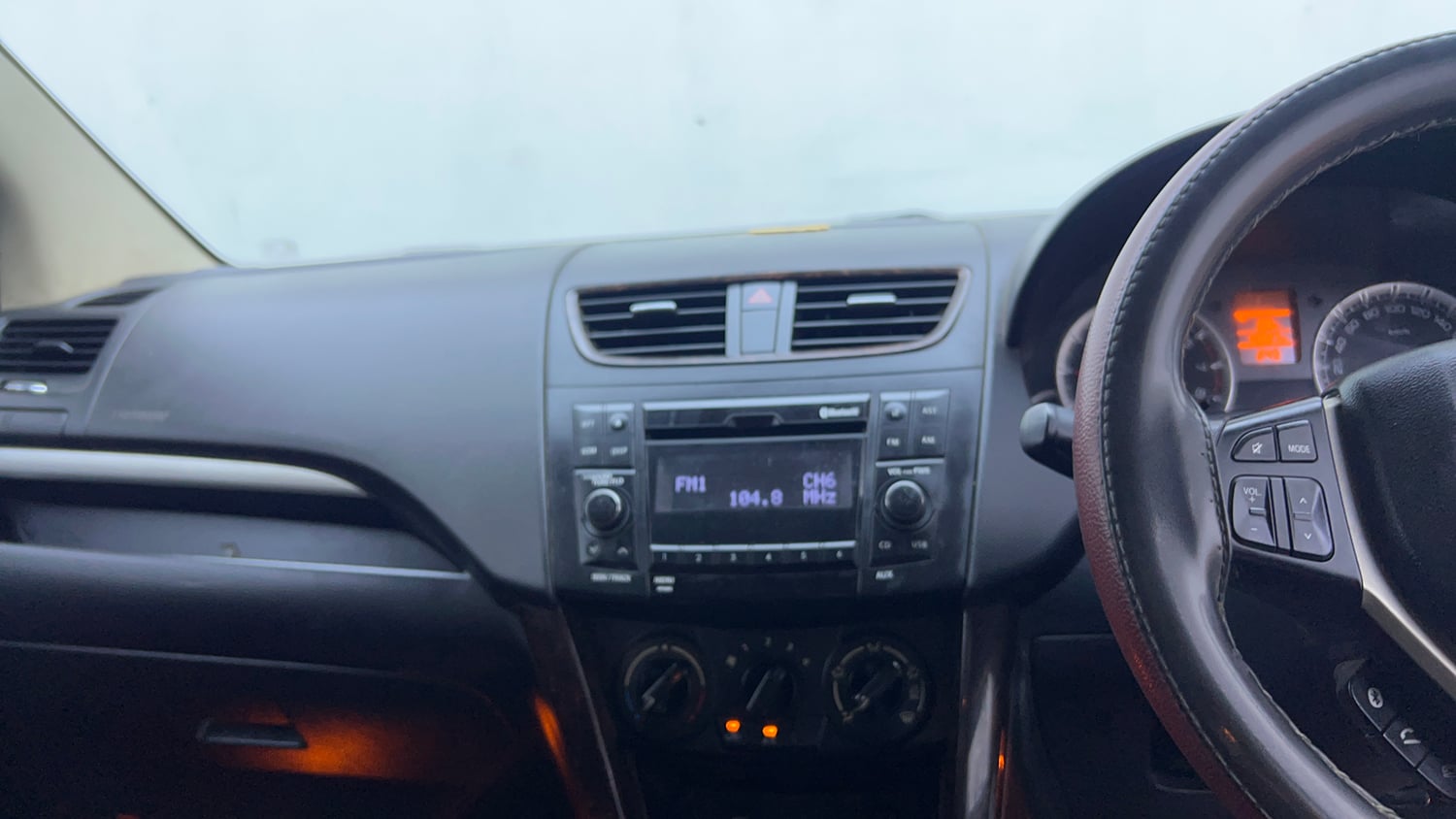 Used 2018 Maruti Suzuki Ertiga VXI CNG (Outside Fitted) Cng Manual interior MUSIC SYSTEM & AC CONTROL VIEW