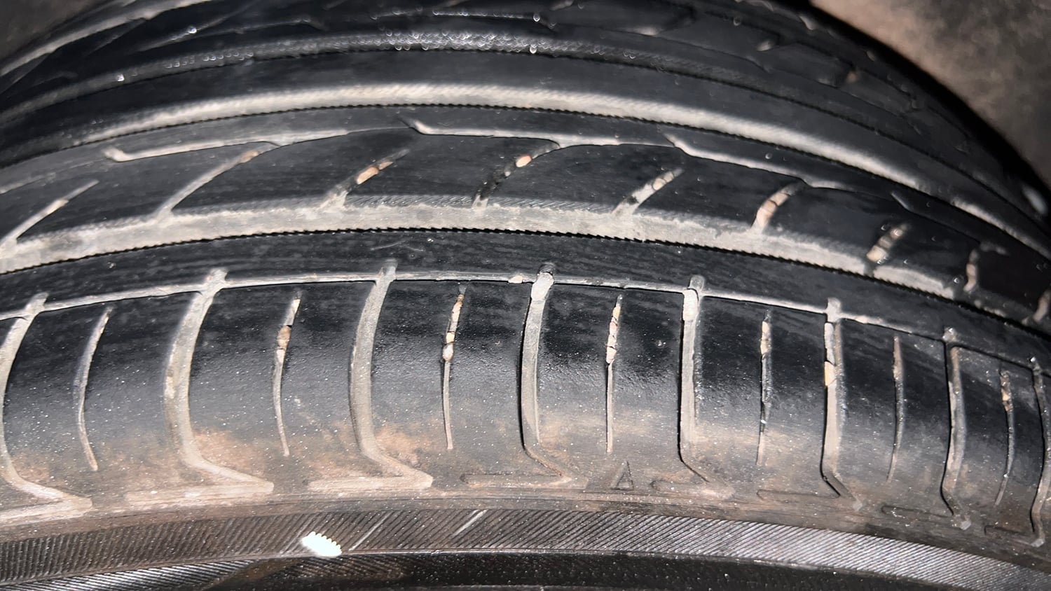 Used 2018 Maruti Suzuki Baleno Alpha 1.2 AT Petrol Automatic tyres LEFT REAR TYRE TREAD VIEW