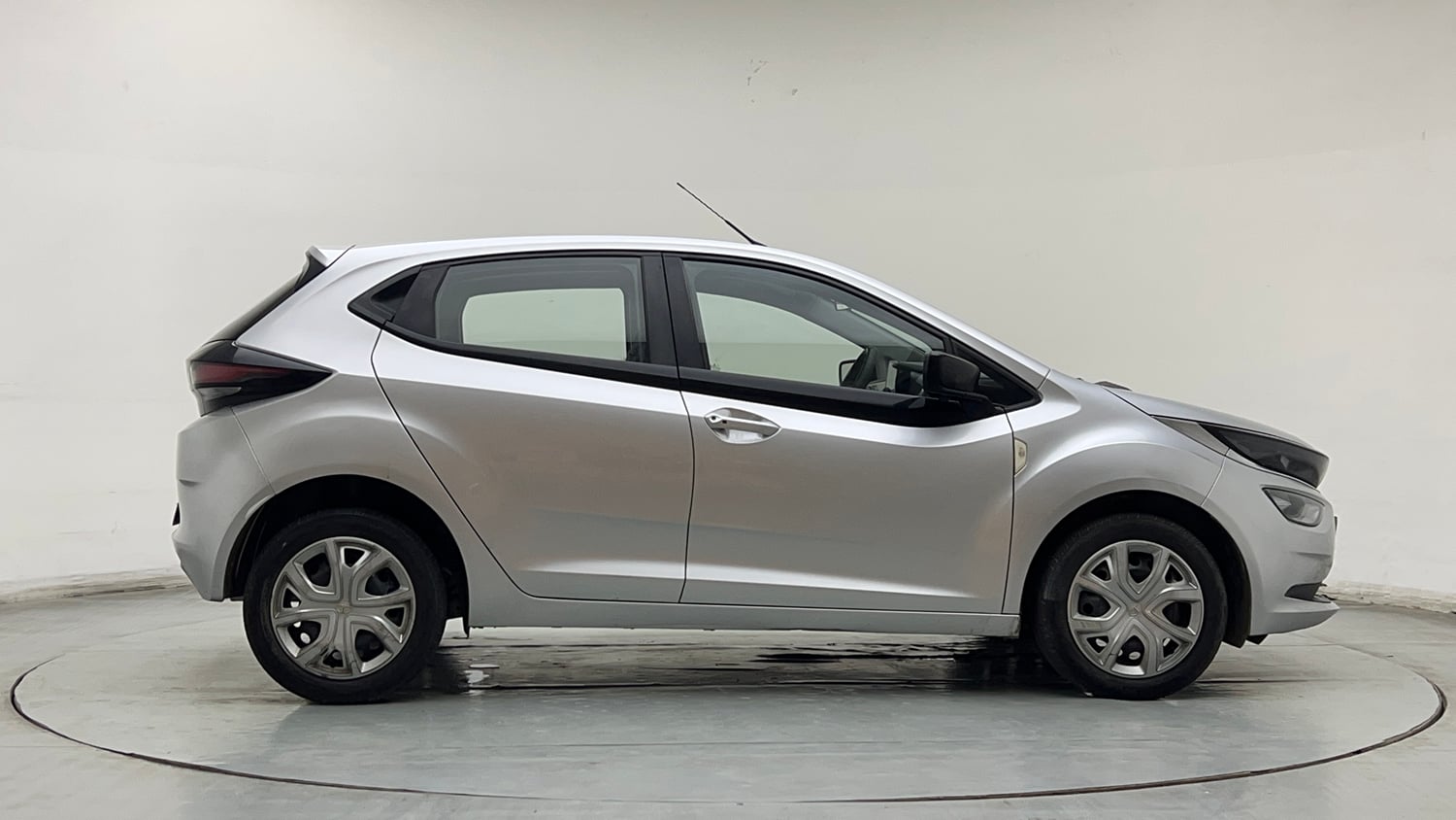Used 2021 Tata Altroz XT Petrol Petrol Manual exterior RIGHT SIDE VIEW