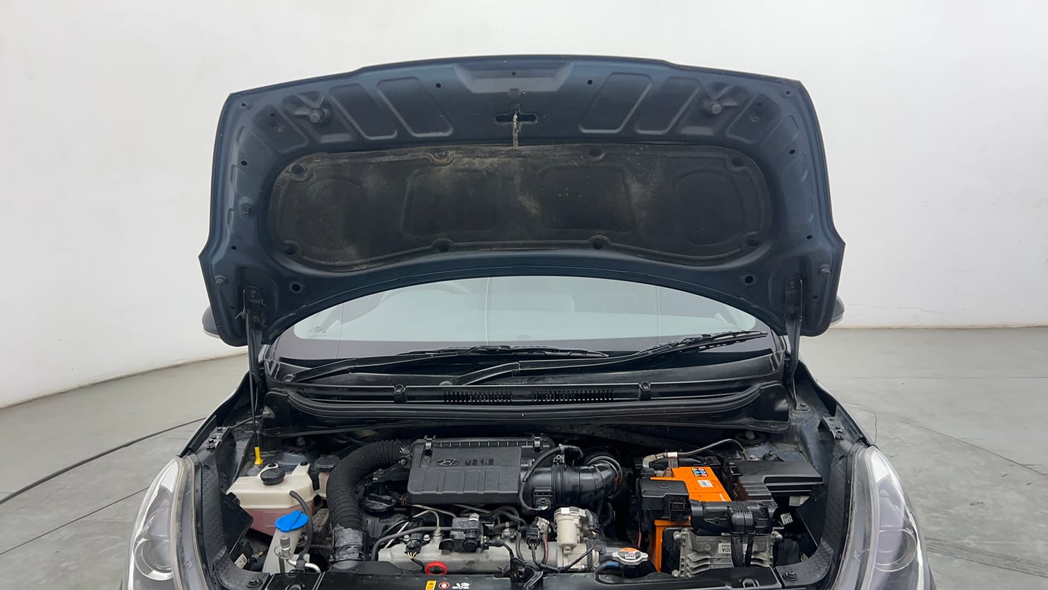 Used 2022 Hyundai Grand i10 Nios Sportz AMT 1.2 CRDi Diesel Automatic engine ENGINE & BONNET OPEN FRONT VIEW