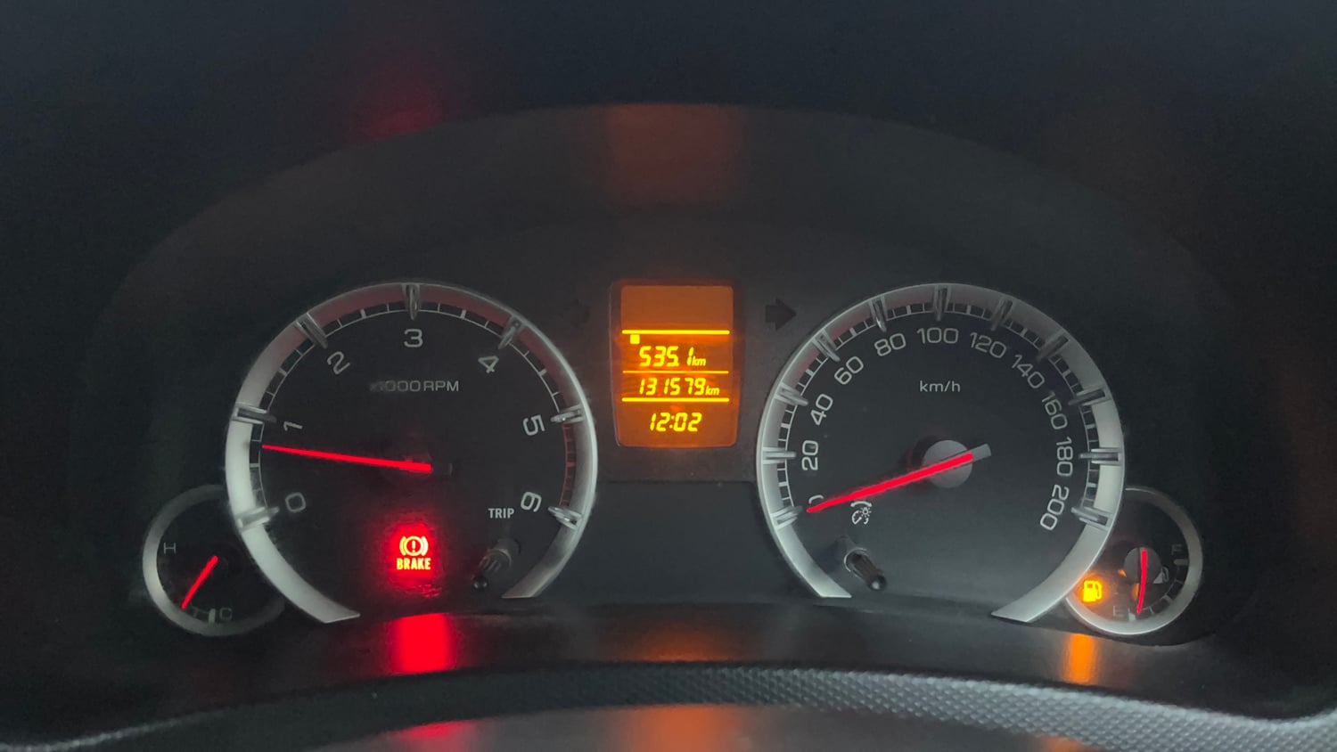 Used 2015 Maruti Suzuki Swift VDi Diesel Manual interior CLUSTERMETER VIEW