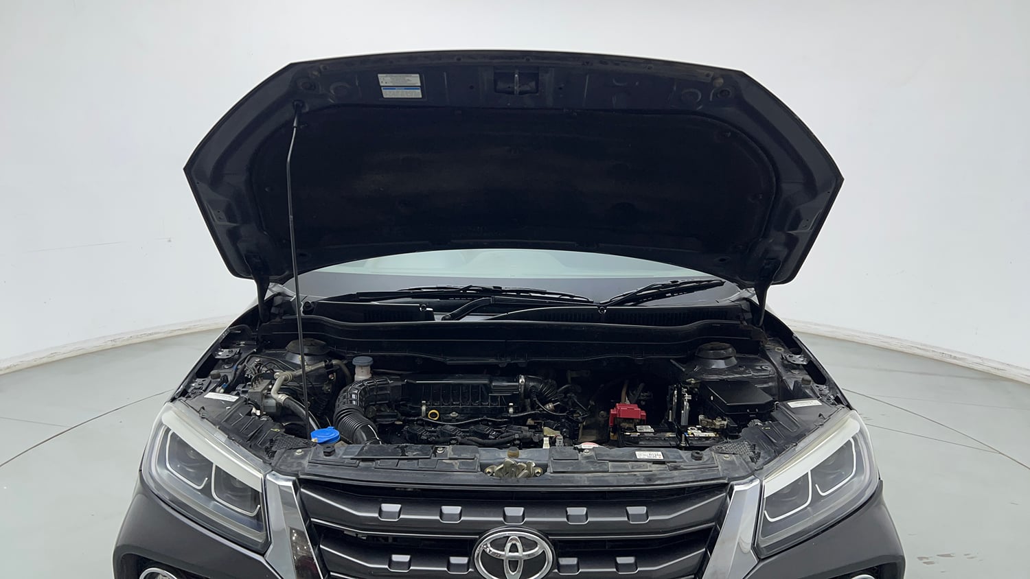 Used 2022 Toyota Urban Cruiser Premium Grade AT Petrol Automatic engine ENGINE & BONNET OPEN FRONT VIEW