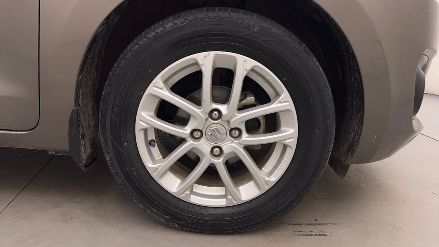 Used 2018 Maruti Suzuki Swift ZXi AMT Petrol Automatic tyres RIGHT FRONT TYRE RIM VIEW
