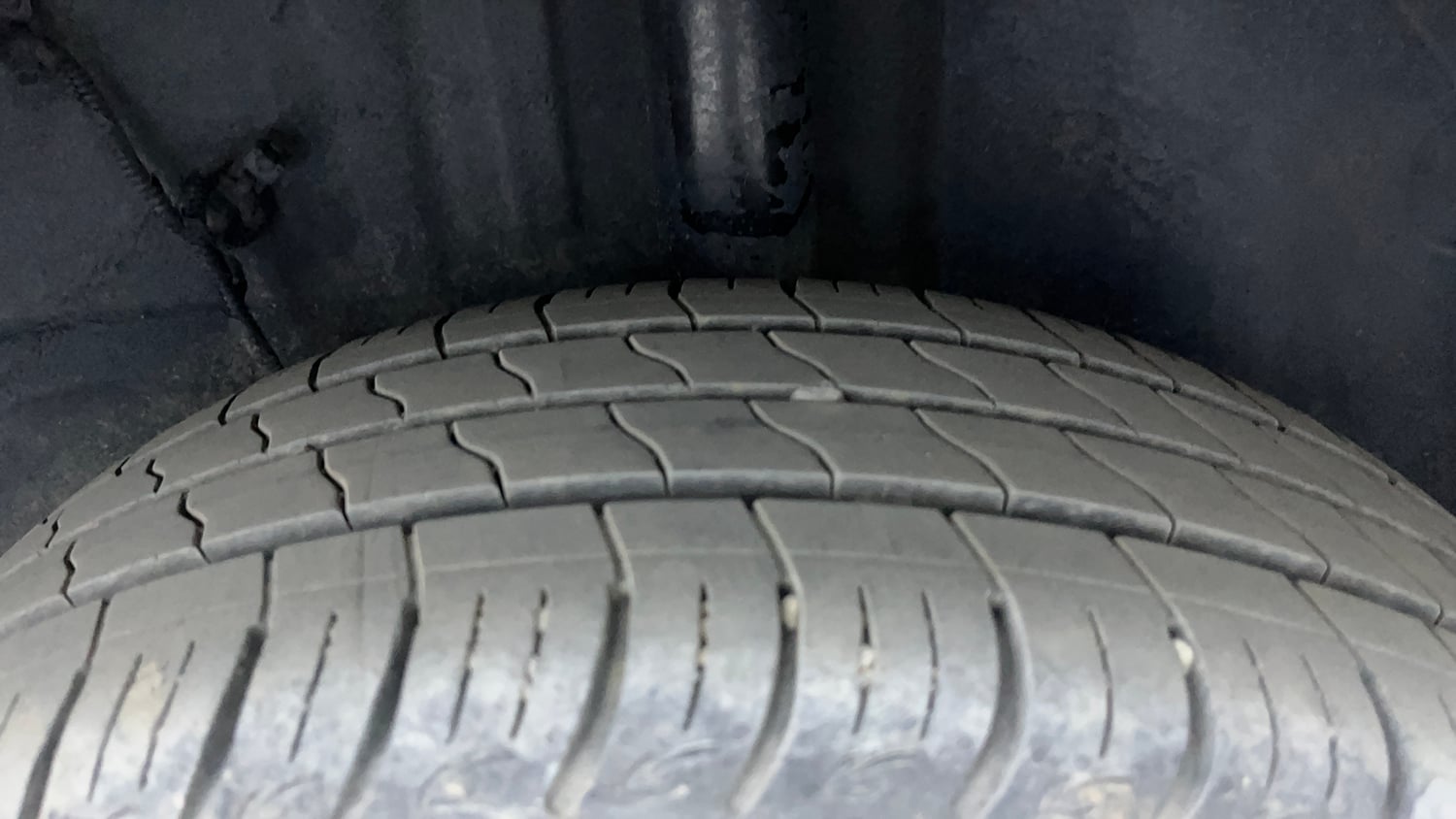 Used 2023 Tata Altroz XZ Petrol Petrol Manual tyres LEFT REAR TYRE TREAD VIEW