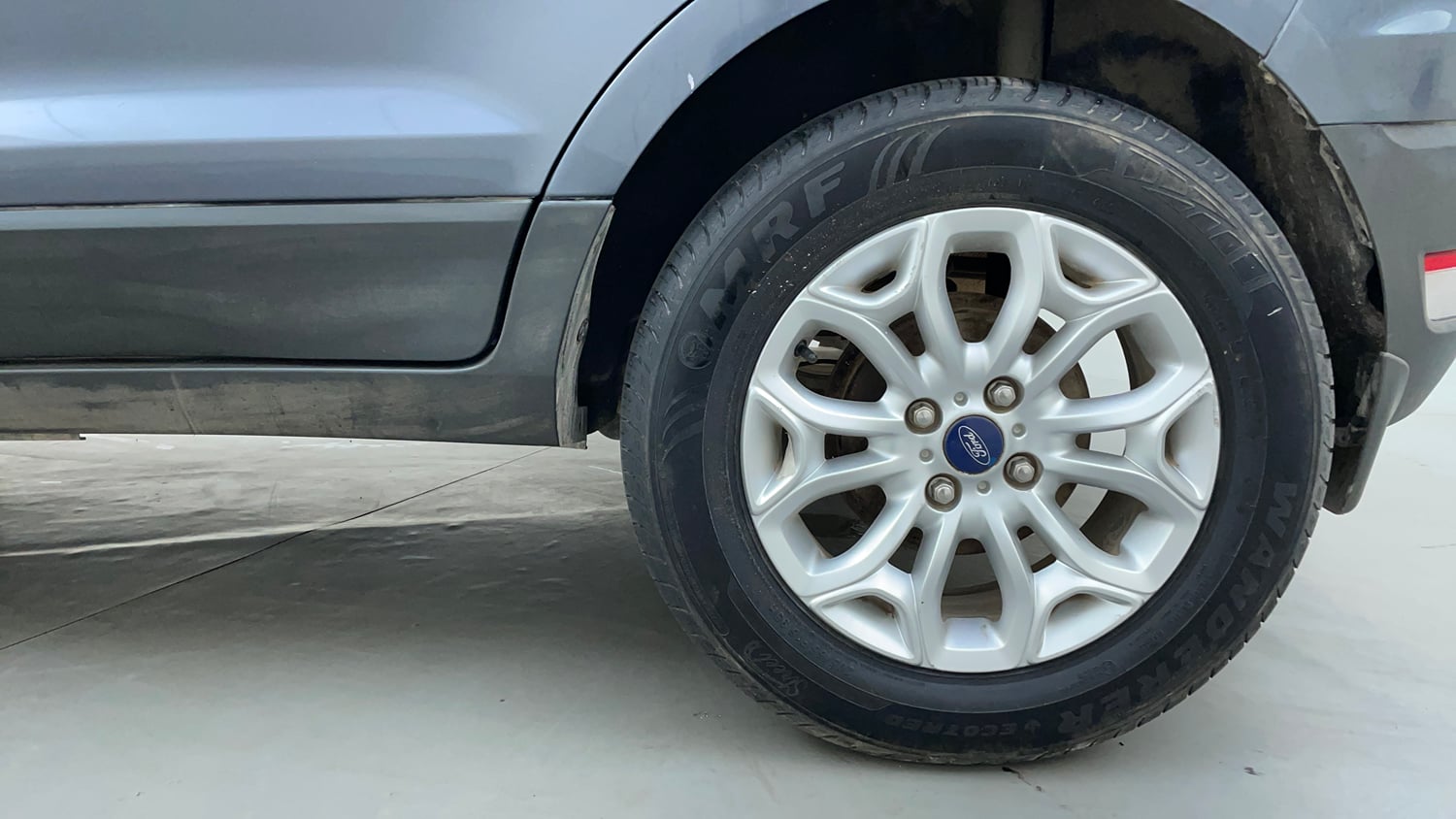 Used 2017 Ford EcoSport Titanium 1.5L Ti-VCT Petrol Manual tyres LEFT REAR TYRE RIM VIEW